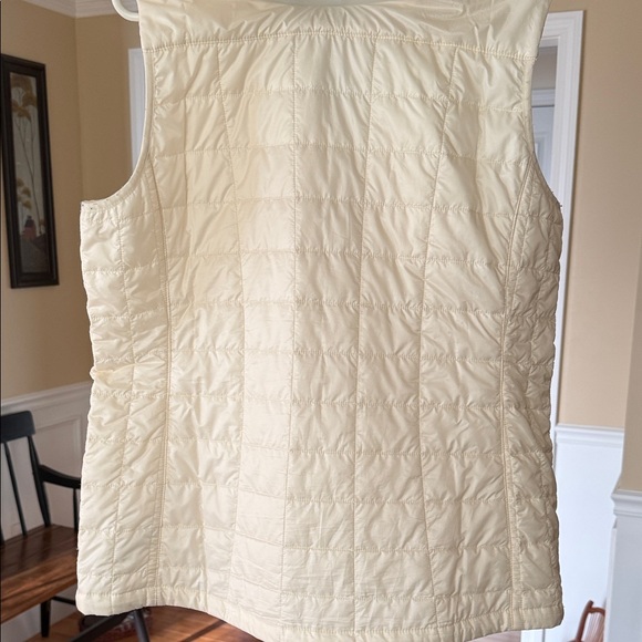L.L. Bean Women's Ivory Quilted Vest L Reg EC - Picture 4 of 5